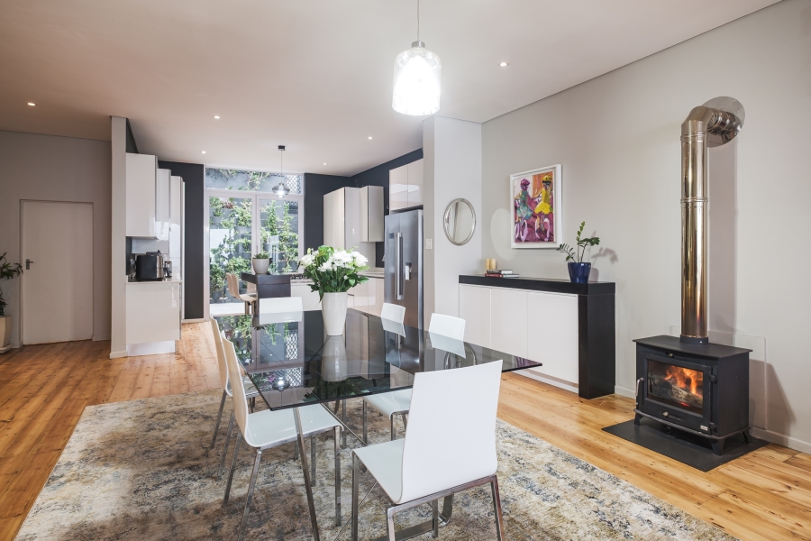 To Let 2 Bedroom Property for Rent in Green Point Western Cape